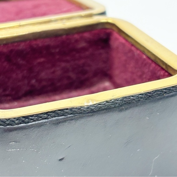 Vintage Black Leather Jewelry Trinket Hinged Box With Push Spring Button Square - Picture 8 of 9
